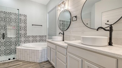 Located in Greenbrook Run of Lakewood Ranch, home has low HOA on Lakewood Ranch Golf and Country Club in Florida - for sale on GolfHomes.com, golf home, golf lot