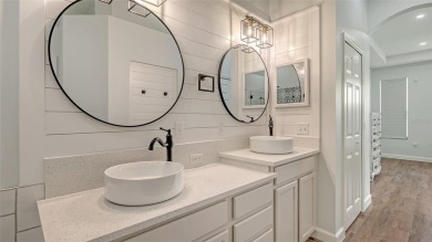 Located in Greenbrook Run of Lakewood Ranch, home has low HOA on Lakewood Ranch Golf and Country Club in Florida - for sale on GolfHomes.com, golf home, golf lot