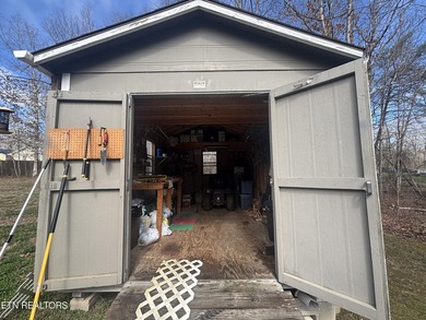 Welcome to this spacious 1500+ sq ft one owner home in Lake on Lake Tansi Village Country Club in Tennessee - for sale on GolfHomes.com, golf home, golf lot