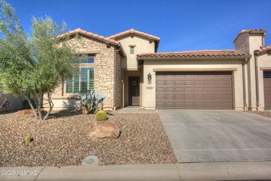 Carefree living in Unit #50 Villas at SaddleBrooke. Popular Lago on Saddlebrooke Golf Course in Arizona - for sale on GolfHomes.com, golf home, golf lot