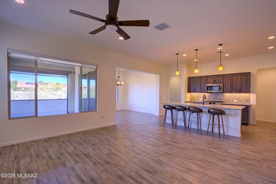 Carefree living in Unit #50 Villas at SaddleBrooke. Popular Lago on Saddlebrooke Golf Course in Arizona - for sale on GolfHomes.com, golf home, golf lot