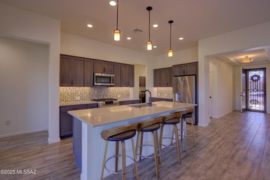 Carefree living in Unit #50 Villas at SaddleBrooke. Popular Lago on Saddlebrooke Golf Course in Arizona - for sale on GolfHomes.com, golf home, golf lot