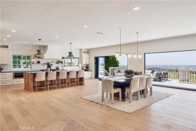 Exceptional Luxury Estate with Panoramic Views

Elegance and on Rolling Hills Country Club in California - for sale on GolfHomes.com, golf home, golf lot