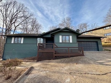 A charming home nestled in the heart of Bella Vista, AR on Bella Vista Country Club - Berksdale in Arkansas - for sale on GolfHomes.com, golf home, golf lot