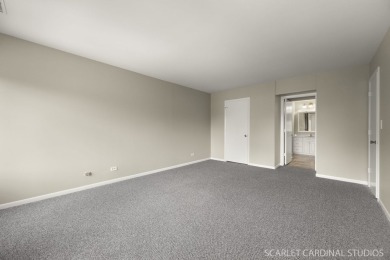 Rarely available, move-in ready, 1-bedroom, 1-bath condo at on Oak Meadows Golf Club in Illinois - for sale on GolfHomes.com, golf home, golf lot