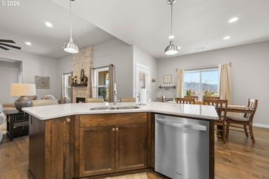 Adorable better than new home in highly desired West Sutherlin on Oak Hills Golf Club / Umpqua Golf Resort in Oregon - for sale on GolfHomes.com, golf home, golf lot