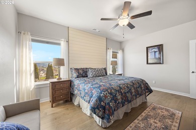 Adorable better than new home in highly desired West Sutherlin on Oak Hills Golf Club / Umpqua Golf Resort in Oregon - for sale on GolfHomes.com, golf home, golf lot