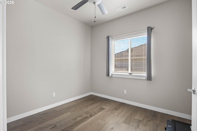 Adorable better than new home in highly desired West Sutherlin on Oak Hills Golf Club / Umpqua Golf Resort in Oregon - for sale on GolfHomes.com, golf home, golf lot