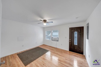 Move-In Ready Bungalow in Reynolds, GA!  BRAND NEW HEAT AND AIR on Reynolds Golf Course in Georgia - for sale on GolfHomes.com, golf home, golf lot