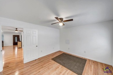 Move-In Ready Bungalow in Reynolds, GA!  BRAND NEW HEAT AND AIR on Reynolds Golf Course in Georgia - for sale on GolfHomes.com, golf home, golf lot