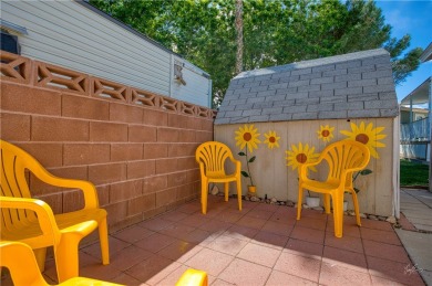 Discover cozy comfort in this beautifully maintained 1-bedroom on Beaver Dam Resort in Arizona - for sale on GolfHomes.com, golf home, golf lot