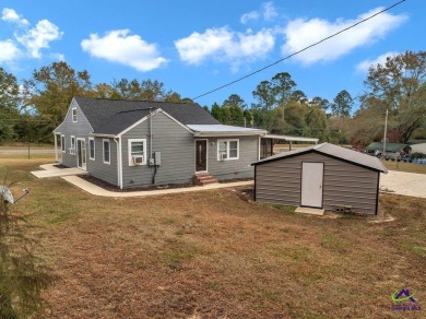 Move-In Ready Bungalow in Reynolds, GA!  BRAND NEW HEAT AND AIR on Reynolds Golf Course in Georgia - for sale on GolfHomes.com, golf home, golf lot