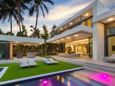 Contemporary House near Miami Beach Golf Club, cosmetic updates on Miami Beach Golf Club in Florida - for sale on GolfHomes.com, golf home, golf lot