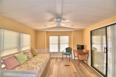 WELCOME TO CENTRAL FLORIDA'S RETIREMENT OASIS LOCATED IN THIS on Southern Dunes Golf and Country Club in Florida - for sale on GolfHomes.com, golf home, golf lot