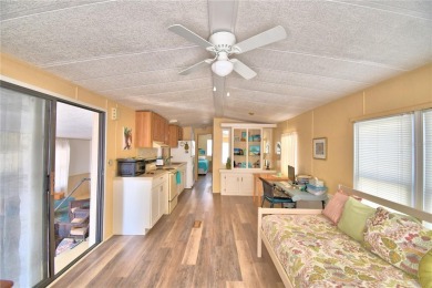 WELCOME TO CENTRAL FLORIDA'S RETIREMENT OASIS LOCATED IN THIS on Southern Dunes Golf and Country Club in Florida - for sale on GolfHomes.com, golf home, golf lot