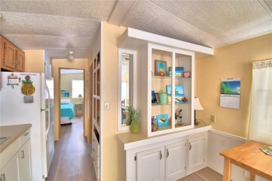 WELCOME TO CENTRAL FLORIDA'S RETIREMENT OASIS LOCATED IN THIS on Southern Dunes Golf and Country Club in Florida - for sale on GolfHomes.com, golf home, golf lot