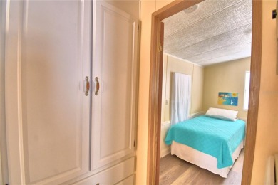 WELCOME TO CENTRAL FLORIDA'S RETIREMENT OASIS LOCATED IN THIS on Southern Dunes Golf and Country Club in Florida - for sale on GolfHomes.com, golf home, golf lot