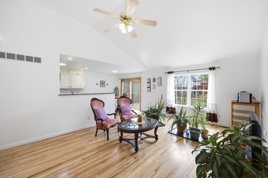 Cozy well maintained Ranch in Andover Hills with 3 bedrooms & on Andover Golf and Country Club in Kentucky - for sale on GolfHomes.com, golf home, golf lot