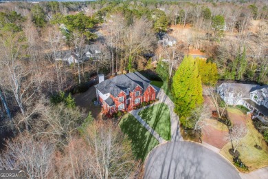 Warmth, Elegance & Quality describe this stunning home. 2 story on Canongate On White Oak Golf Course in Georgia - for sale on GolfHomes.com, golf home, golf lot