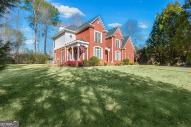 Warmth, Elegance & Quality describe this stunning home. 2 story on Canongate On White Oak Golf Course in Georgia - for sale on GolfHomes.com, golf home, golf lot