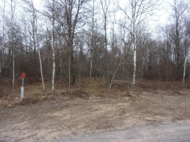 Great building potential on this nicely wooded lot. Located on on Fox Run Country Club in Michigan - for sale on GolfHomes.com, golf home, golf lot