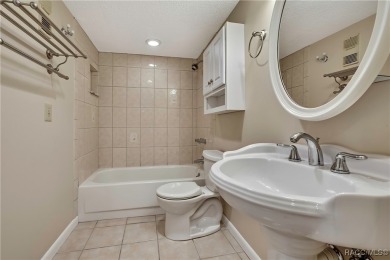 This charming pet-friendly 2-bedroom, 2-bathroom condo is a on Sugarmill Woods Golf and Country Club in Florida - for sale on GolfHomes.com, golf home, golf lot