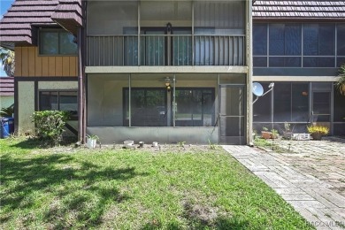 This charming pet-friendly 2-bedroom, 2-bathroom condo is a on Sugarmill Woods Golf and Country Club in Florida - for sale on GolfHomes.com, golf home, golf lot