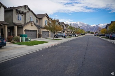 Beautiful 3 bedroom, two and a half bath townhome. New hybrid on The Links At Sleepy Ridge in Utah - for sale on GolfHomes.com, golf home, golf lot