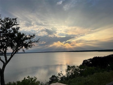 Welcome to this meticulously maintained 3-bedroom, 3-bathroom on White Bluff Resort - New Course in Texas - for sale on GolfHomes.com, golf home, golf lot