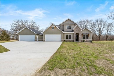 Gorgeous new construction home on a spacious 2-acre lot on Big Sugar Golf Club in Arkansas - for sale on GolfHomes.com, golf home, golf lot