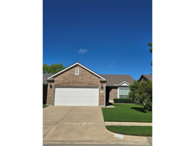 Welcome to this beautifully maintained 2-bedroom, 2-bath home on Oakmont Country Club in Texas - for sale on GolfHomes.com, golf home, golf lot