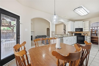 CHARMING 2 STORY ON A LARGE CORNER LOT! Fall in love with this on Oakmont Country Club in Texas - for sale on GolfHomes.com, golf home, golf lot