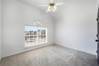 CHARMING 2 STORY ON A LARGE CORNER LOT! Fall in love with this on Oakmont Country Club in Texas - for sale on GolfHomes.com, golf home, golf lot