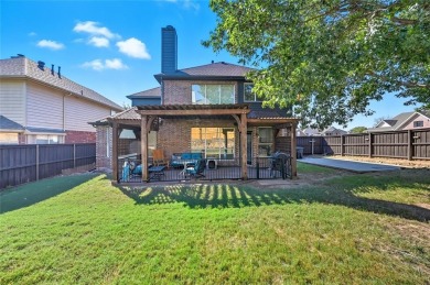 CHARMING 2 STORY ON A LARGE CORNER LOT! Fall in love with this on Oakmont Country Club in Texas - for sale on GolfHomes.com, golf home, golf lot