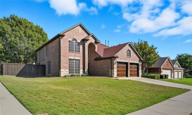 CHARMING 2 STORY ON A LARGE CORNER LOT! Fall in love with this on Oakmont Country Club in Texas - for sale on GolfHomes.com, golf home, golf lot