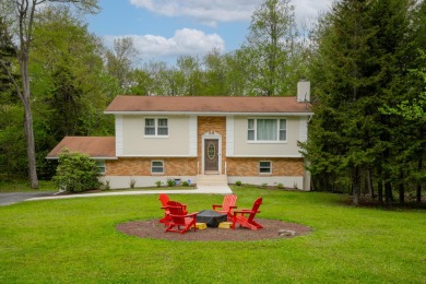 TURN KEY spacious home with modern updates throughout within the on Pocono Farms Country Club in Pennsylvania - for sale on GolfHomes.com, golf home, golf lot