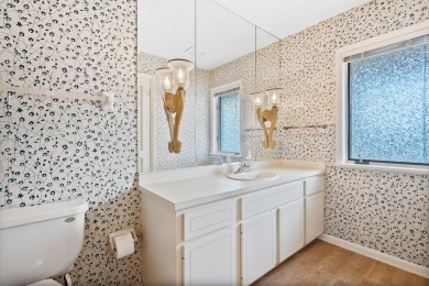 Opportunity Knocks in Mariner Sands Country Club!This spacious 2 on Mariner Sands Country Club in Florida - for sale on GolfHomes.com, golf home, golf lot