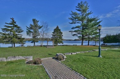 A FULLY FURNISHED -TURN KEY-HOME FOR ALL SEASONS IN AMENITY on Split Rock Resort and Country Club in Pennsylvania - for sale on GolfHomes.com, golf home, golf lot