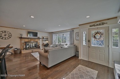 A FULLY FURNISHED -TURN KEY-HOME FOR ALL SEASONS IN AMENITY on Split Rock Resort and Country Club in Pennsylvania - for sale on GolfHomes.com, golf home, golf lot