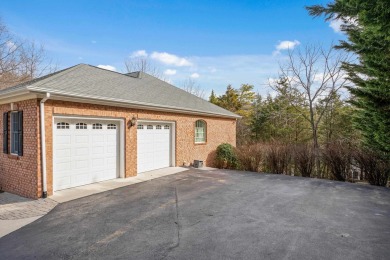 Welcome to this beautiful Blacksburg Country Club home that on Blacksburg Country Club in Virginia - for sale on GolfHomes.com, golf home, golf lot