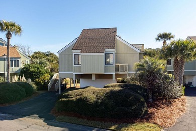 Darling two bedroom/two bath cottage with loft Beautifully and on The Seabrook Island Club in South Carolina - for sale on GolfHomes.com, golf home, golf lot