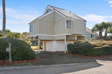 Darling two bedroom/two bath cottage with loft Beautifully and on The Seabrook Island Club in South Carolina - for sale on GolfHomes.com, golf home, golf lot