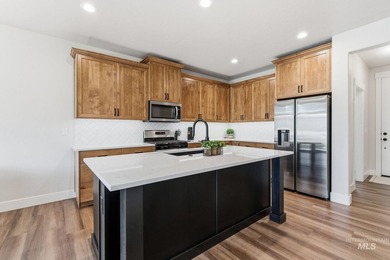 Highly sought-after Carriage Hill West home near Lake Lowell and on Hunters Point Golf Club in Idaho - for sale on GolfHomes.com, golf home, golf lot