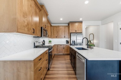 Highly sought-after Carriage Hill West home near Lake Lowell and on Hunters Point Golf Club in Idaho - for sale on GolfHomes.com, golf home, golf lot