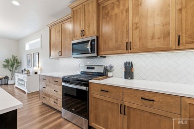 Highly sought-after Carriage Hill West home near Lake Lowell and on Hunters Point Golf Club in Idaho - for sale on GolfHomes.com, golf home, golf lot