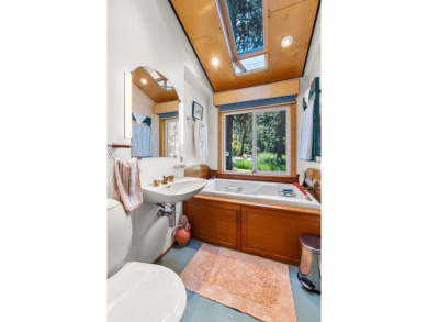 Artistically remodeled and lovingly maintained single level on Jug Mountain Ranch Golf Course in Idaho - for sale on GolfHomes.com, golf home, golf lot
