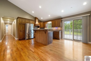 Nestled on a spacious one acre lot just outside the heart of on Sullivans Par Three in Kentucky - for sale on GolfHomes.com, golf home, golf lot