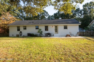Charming 3-bedroom bungalow located in the desirable Trent Woods on New Bern Golf and Country Club in North Carolina - for sale on GolfHomes.com, golf home, golf lot