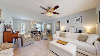 Charming 3-bedroom bungalow located in the desirable Trent Woods on New Bern Golf and Country Club in North Carolina - for sale on GolfHomes.com, golf home, golf lot