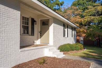 Charming 3-bedroom bungalow located in the desirable Trent Woods on New Bern Golf and Country Club in North Carolina - for sale on GolfHomes.com, golf home, golf lot
